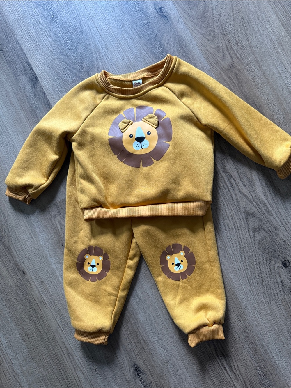 Toddler two piece lion yellow set